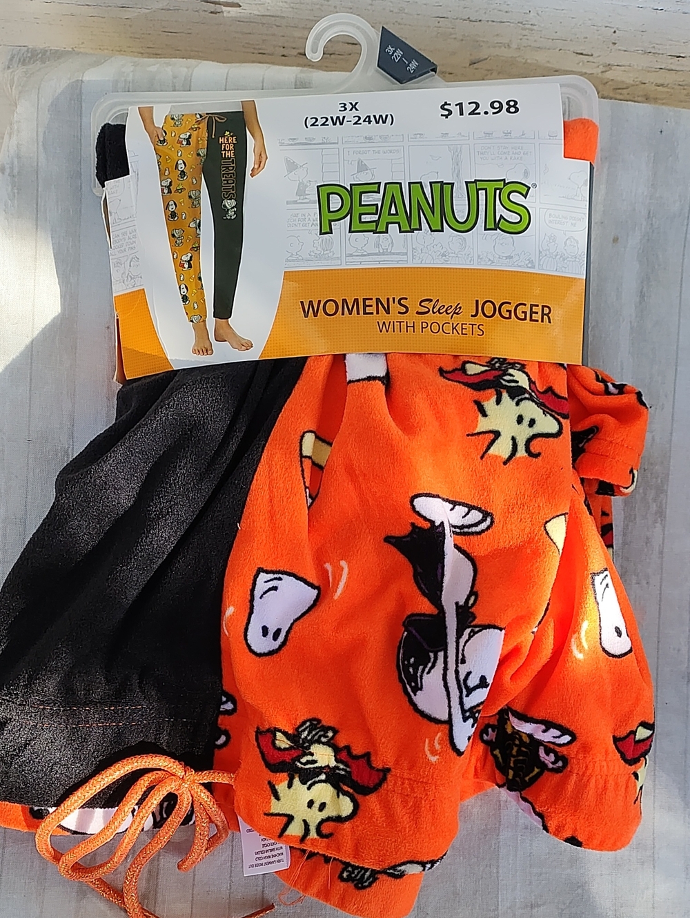 Peanuts Women's Orange & Black Snoopy Sleep Fleece Joggers